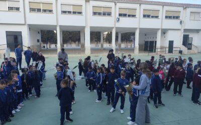 Ya huele a incienso… Ofrenda floral a la Virgen