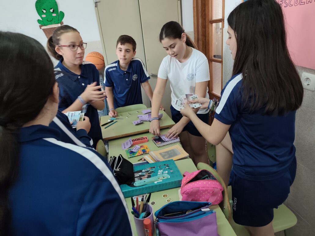 ACTIVIDAD DE 6º PRIMARIA DE MATEMÁTICAS. TRABAJO EN GRUPO DE UN ROLEPLAYING DE COMERCIO PARA PRACTICAR AUMENTOS Y DESCUENTOS DE PORCENTAJES.