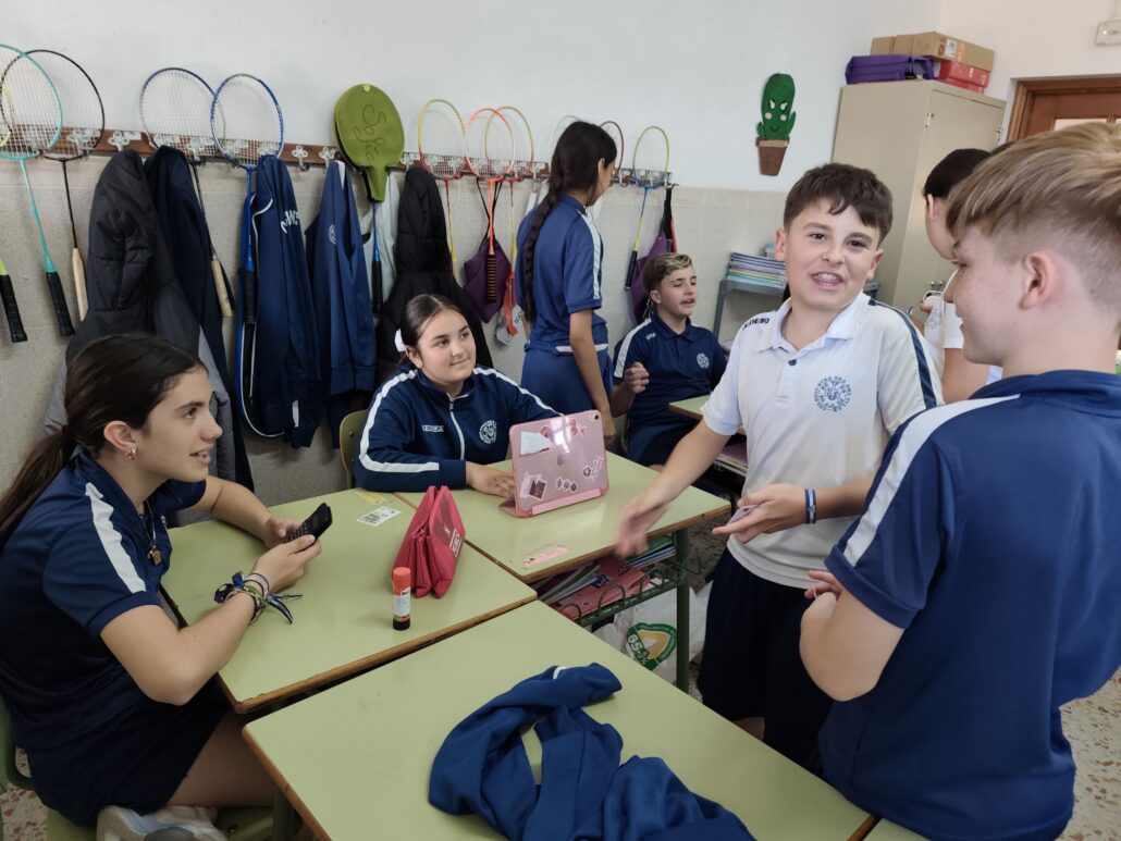 ACTIVIDAD DE 6º PRIMARIA DE MATEMÁTICAS. TRABAJO EN GRUPO DE UN ROLEPLAYING DE COMERCIO PARA PRACTICAR AUMENTOS Y DESCUENTOS DE PORCENTAJES.